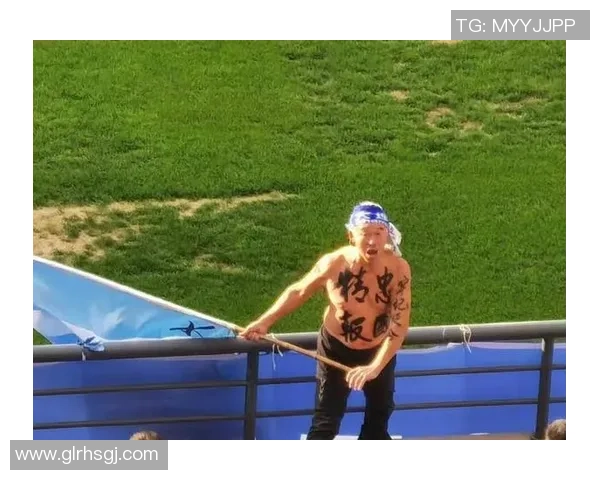 足球明星化妆大爷的趣味瞬间展现了老年人的时尚与活力