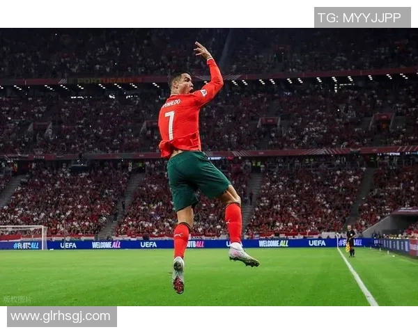 足球明星退役告别瞬间回顾展现辉煌岁月与不舍情怀的感人图片合集